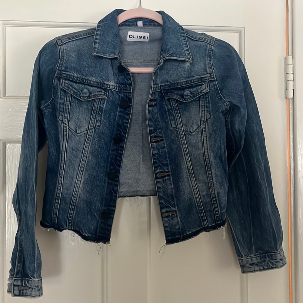 Girls DL denim jacket in size large. Unfinished raw hem, comfortable and cute